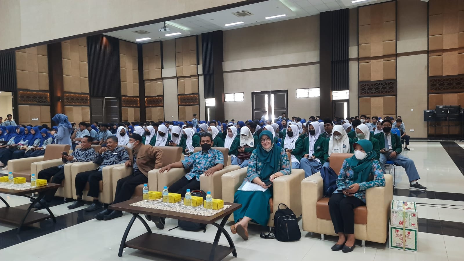 STUDY CAMPUS SMAN 10 Surabaya Tahun 2023