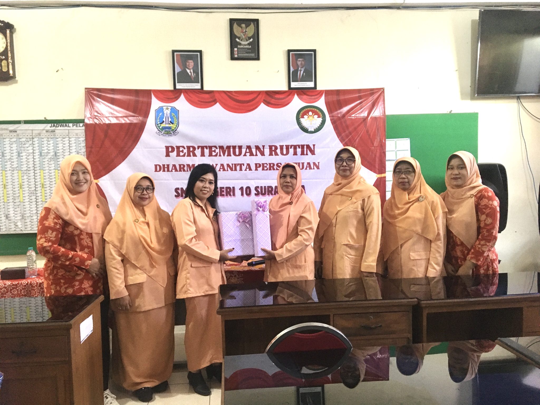 Serah Terima Jabatan Dharma Wanita Sebagai Wujud Pergantian Kepemimpinan untuk Kemajuan Bersama