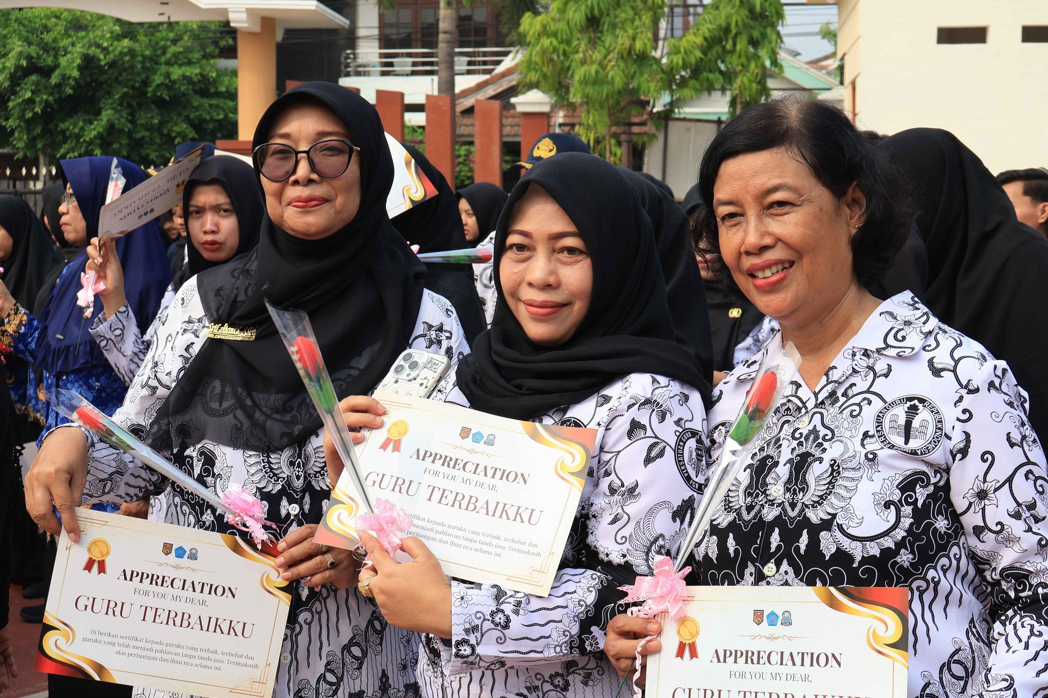 Upacara Hari Guru Nasional 2024 Menjadi Menarik Karena Petugasnya Dari Guru